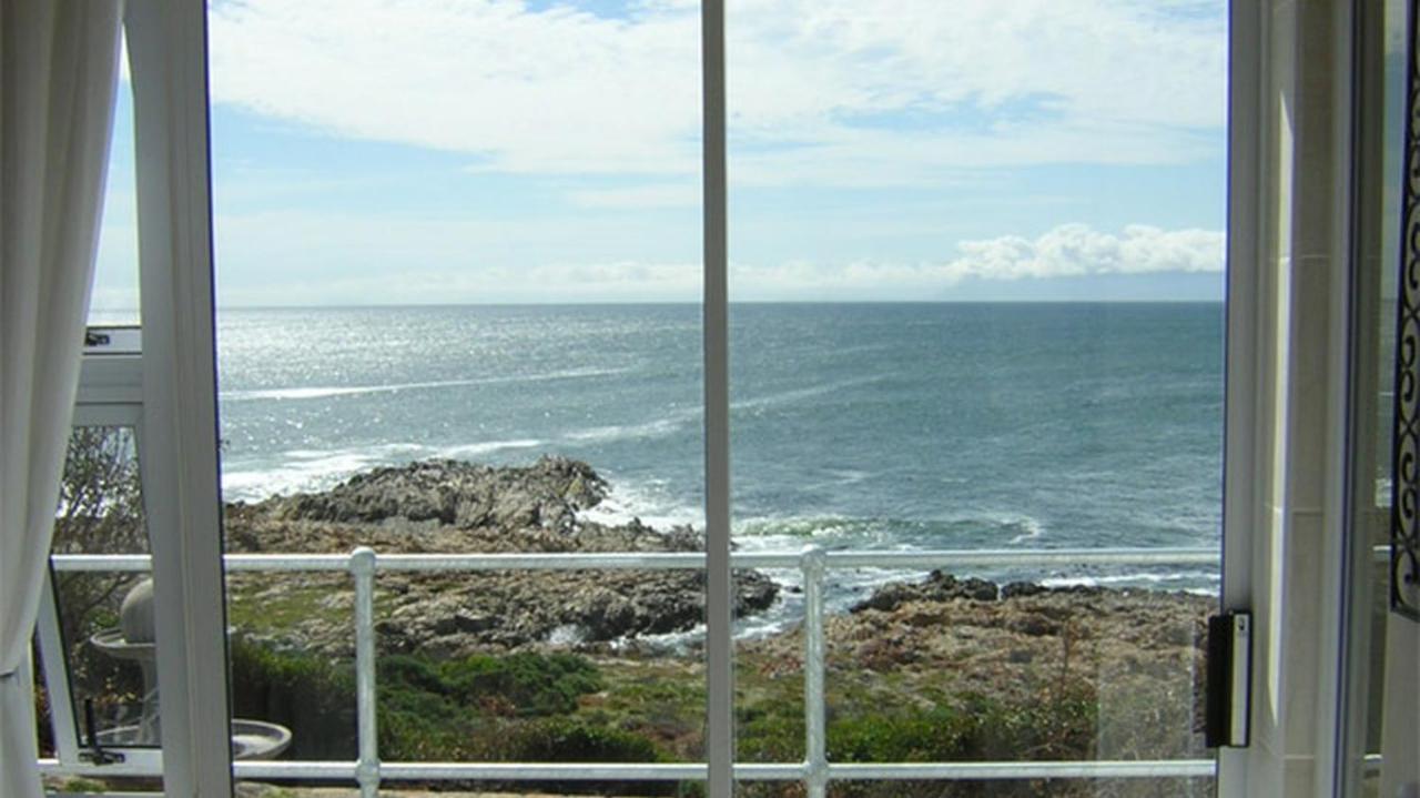 On The Rocks Guesthouse Gansbaai Extérieur photo