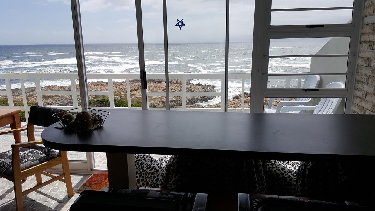 On The Rocks Guesthouse Gansbaai Extérieur photo