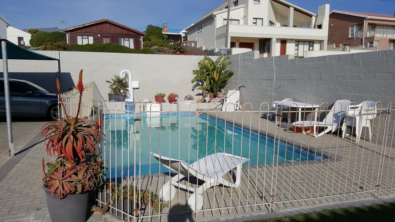 On The Rocks Guesthouse Gansbaai Extérieur photo